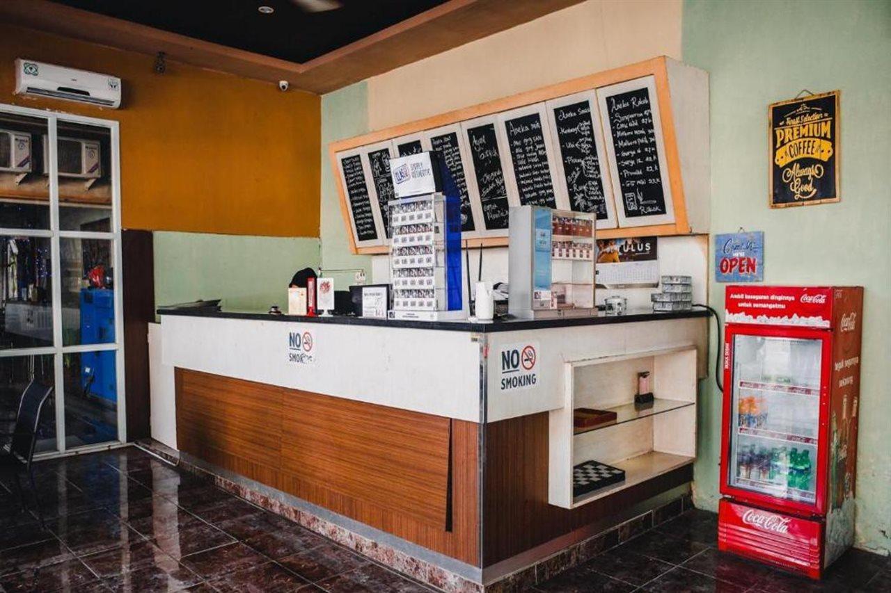 Reddoorz Plus Near Sultan Hasanuddin Airport Makassar Exterior photo