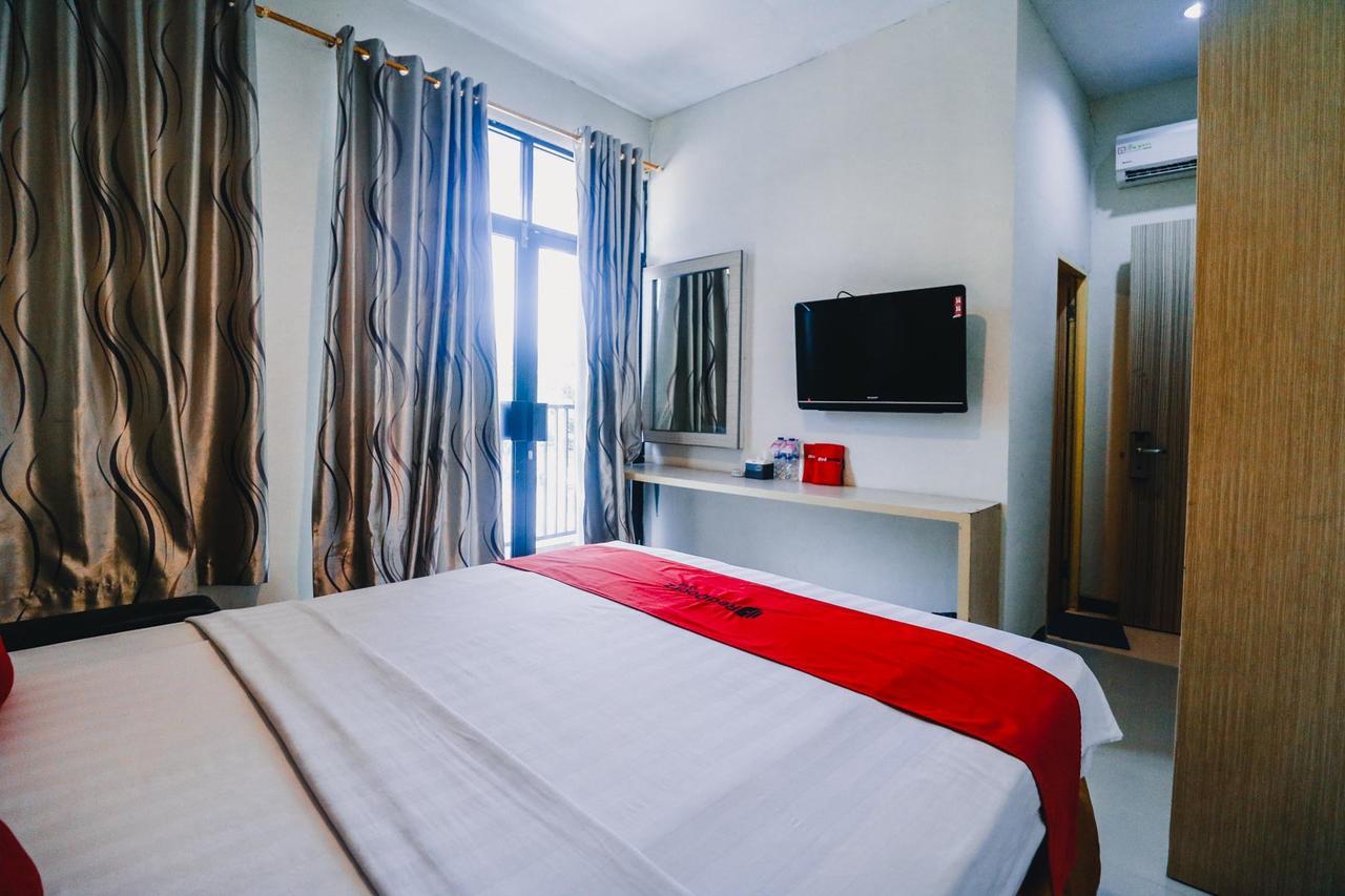 Reddoorz Plus Near Sultan Hasanuddin Airport Makassar Exterior photo